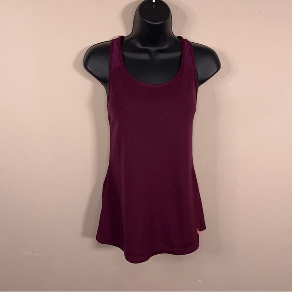 Medium Nike Dri Fit Burgundy Red Tank Lightweight Athletic Activewear Stretch - Picture 15 of 15